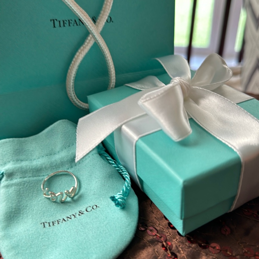 100% Authentic Tiffany Sterling Sliver Paloma Picasso Graffiti Love Ring size 6